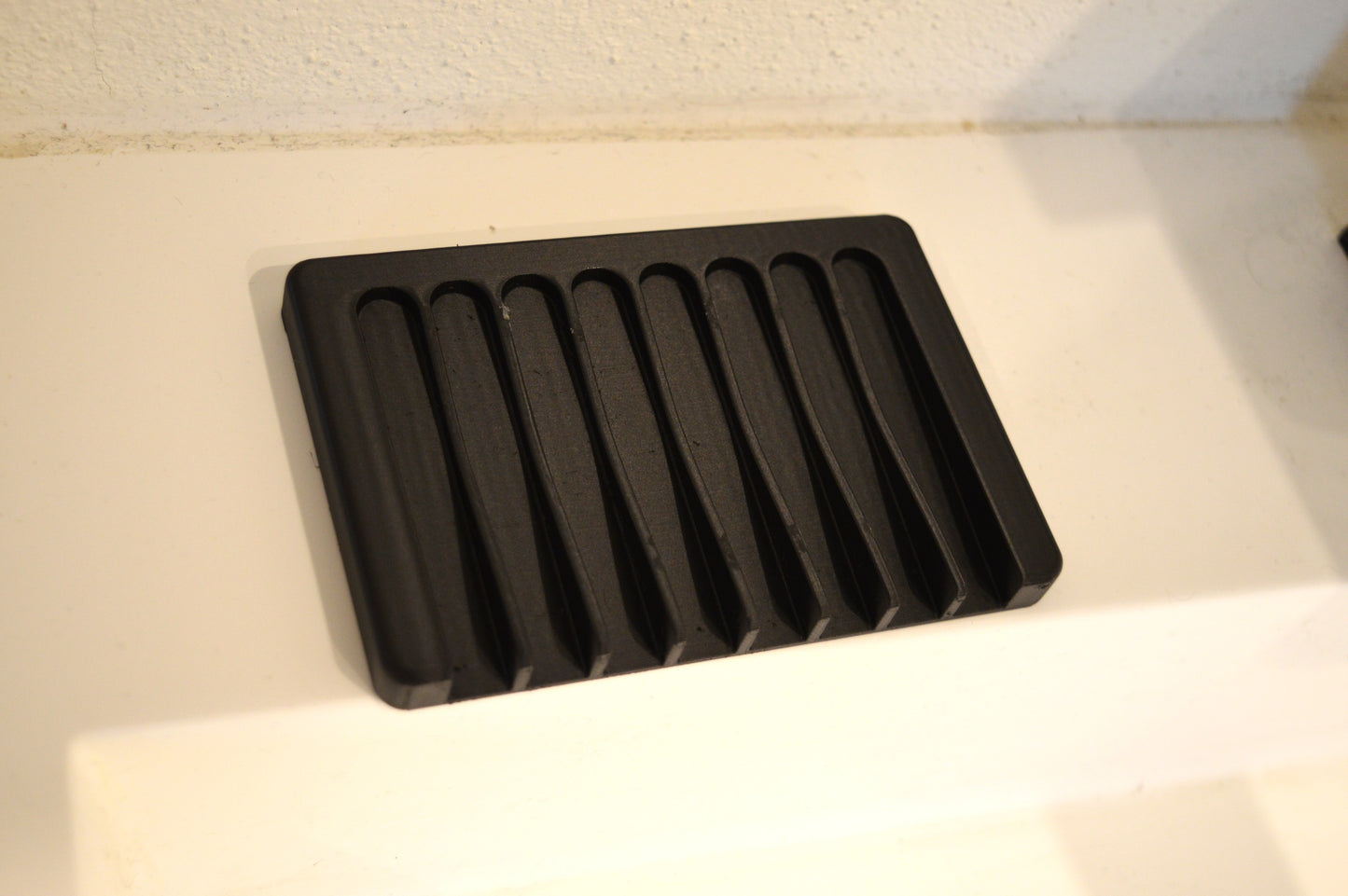 Modern soap dish