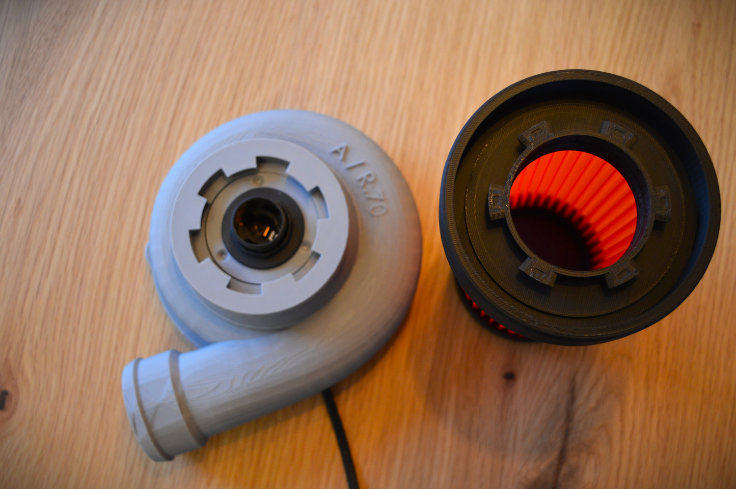 Laderlampe mit farbigen Luftfilter