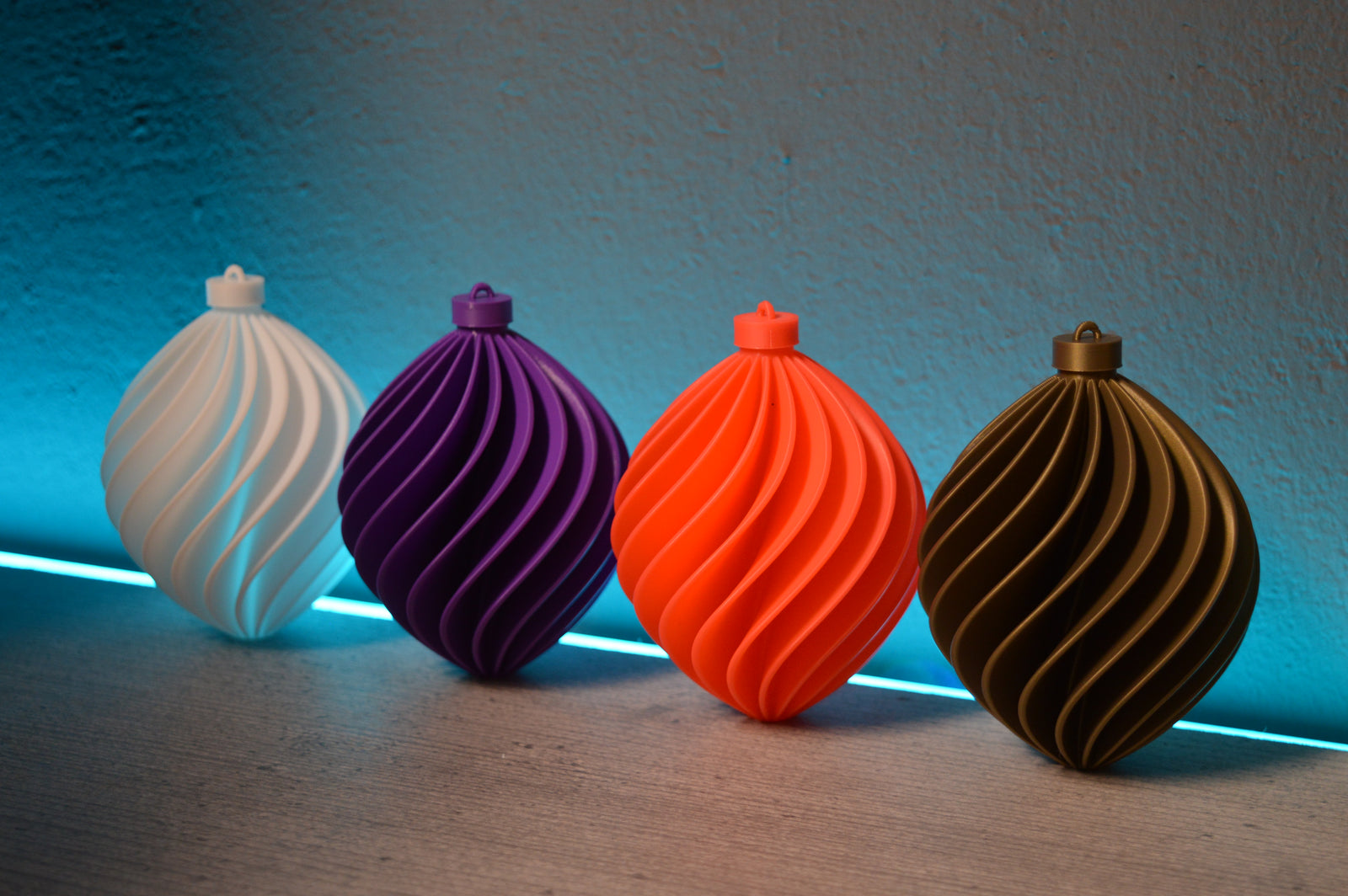 Christbaumkugeln moderne Weihnachtsdekoration aus nachhaltigen Rohstoffen - Maik Söllner