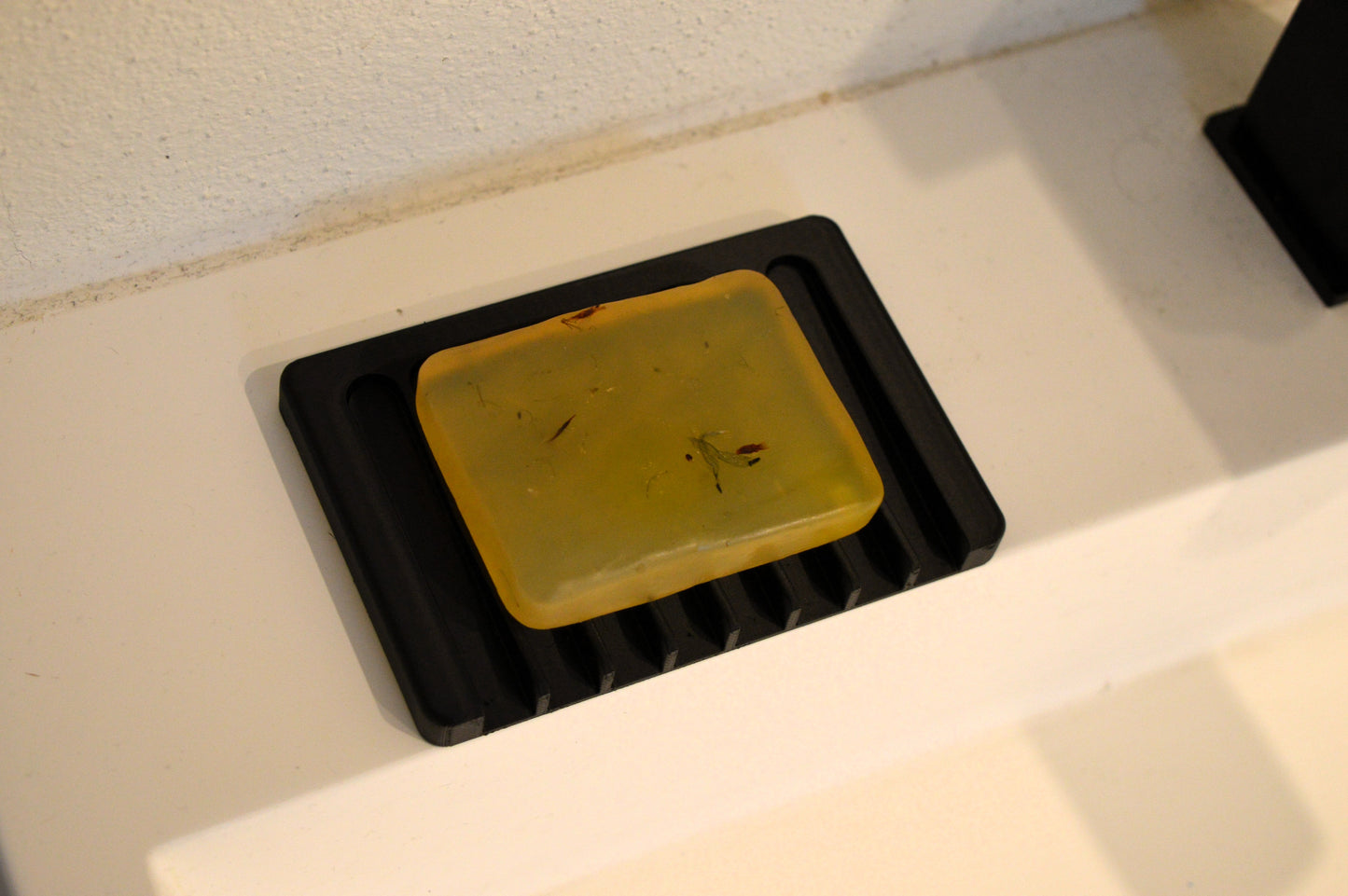 Modern soap dish