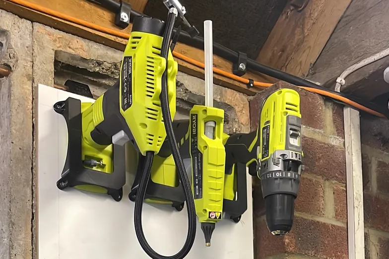 Ryobi 18V Gerätehalterung